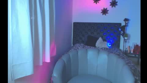 Snapshot of giannaroberts chatting on November 1, 12:18 pm Giana Roberts online show from November 1, 12:18 pm