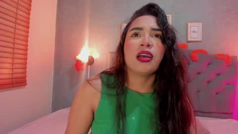 Snapshot of giannaslimjb chatting on October 4, 3:48 am giannaslimjb online show from October 4, 3:48 am