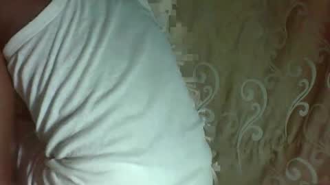 Snapshot of giant_couple chatting on May 18, 6:47 pm giant_couple online show from May 18, 6:47 pm