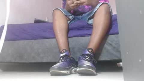 Snapshot of giant_feet chatting on August 9, 5:07 pm BOSS online show from August 9, 5:07 pm