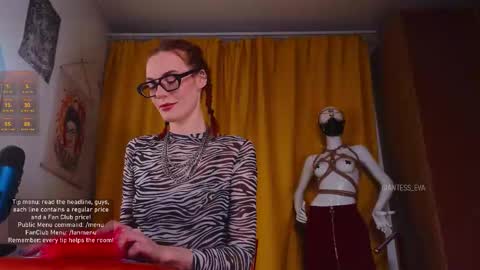 Snapshot of giantess_eva chatting on November 17, 5:41 pm Eva online show from November 17, 5:41 pm