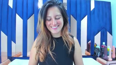 GiaRoussel online show from January 5, 2:19 pm