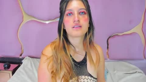 GiaRoussel online show from January 9, 5:00 pm