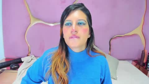 GiaRoussel online show from January 11, 2:36 pm