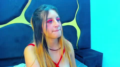 GiaRoussel online show from February 5, 4:47 pm