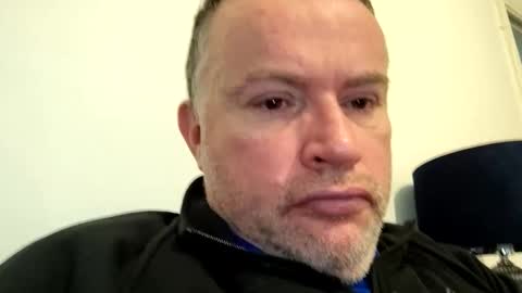 Snapshot of giddyup2222222 chatting on November 16, 10:21 am giddyup2222222 online show from November 16, 10:21 am