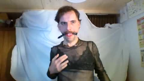 gidjuh1988 online show from April 23, 8:02 am