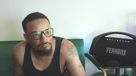 Snapshot of gifted_bucknasty chatting on June 19, 4:11 pm Gifted online show from June 19, 4:11 pm