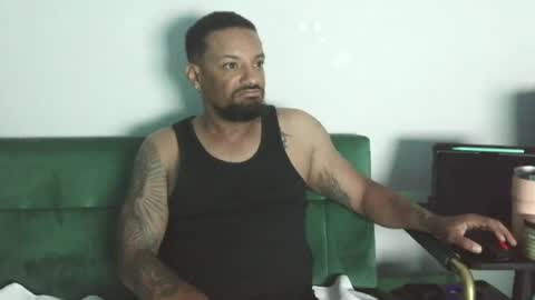Snapshot of gifted_bucknasty chatting on June 25, 2:11 am Gifted online show from June 25, 2:11 am