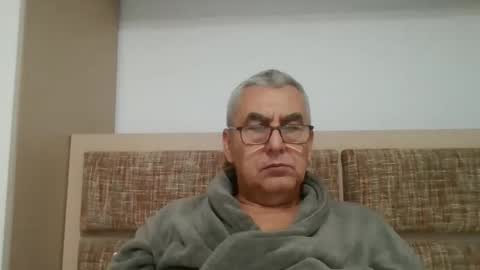 Snapshot of gigi1970 chatting on October 6, 6:44 am gigi1970 online show from October 6, 6:44 am