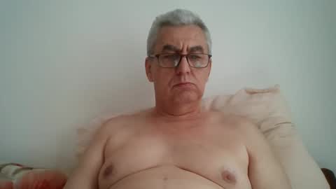 gigi1970 online show from April 19, 1:10 pm