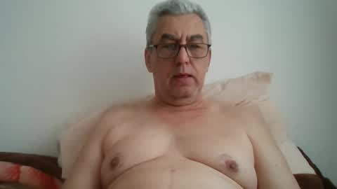 gigi1970 online show from April 25, 8:06 am