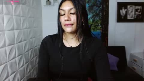 Snapshot of gigi_gilt_ chatting on July 19, 1:15 pm Gigi 3 online show from July 19, 1:15 pm