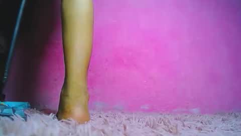 Snapshot of gigi_scott_ chatting on April 26, 11:24 pm GIGI STCOTT online show from April 26, 11:24 pm