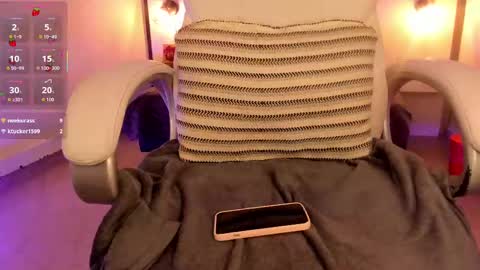 GIGI online show from October 1, 1:00 am