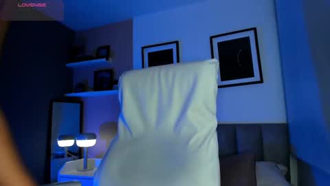 GIGI online show from October 26, 4:40 am