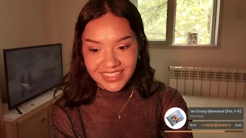 Snapshot of gigifontaine_ chatting on May 24, 12:10 pm Gigi independet model P online show from May 24, 12:10 pm