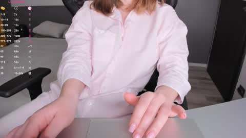 Snapshot of gigihadd chatting on April 25, 1:41 pm gigihadd online show from April 25, 1:41 pm