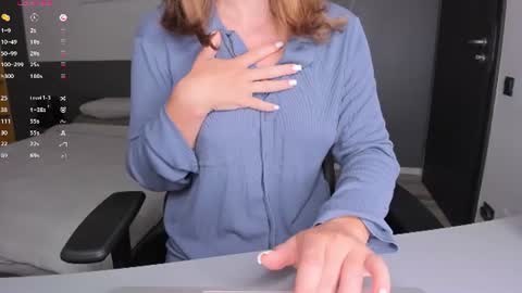 Snapshot of gigihadd chatting on June 20, 5:38 pm gigihadd online show from June 20, 5:38 pm