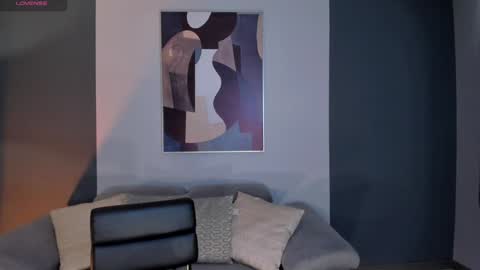 GIGI online show from December 6, 11:25 pm