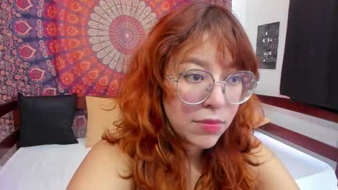 gigimooon online show from December 21, 9:00 pm