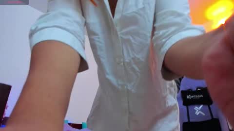 gigimooon online show from February 9, 12:03 am