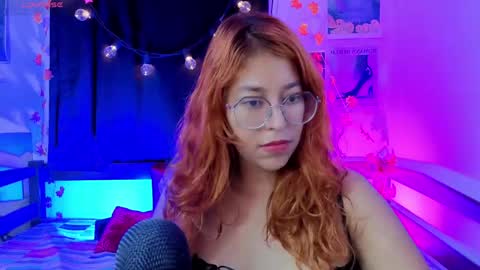 Snapshot of gigimooon chatting on May 13, 11:11 pm gigimooon online show from May 13, 11:11 pm