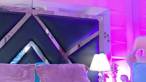 Giigii online show from March 6, 4:25 pm