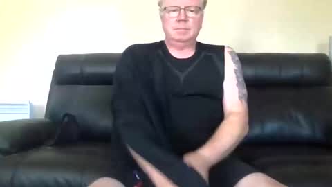 Snapshot of gimmmieoooo chatting on March 15, 2:17 am gimmmieoooo online show from March 15, 2:17 am