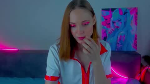 Snapshot of gina_lovelyy chatting on September 12, 3:28 am Gina online show from September 12, 3:28 am