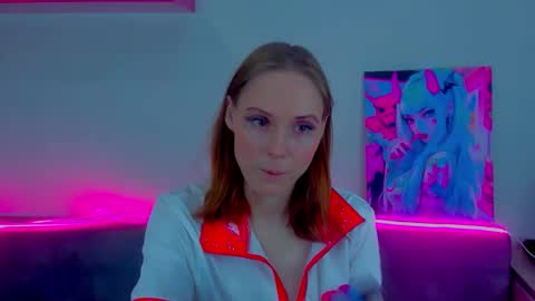 Snapshot of gina_lovelyy chatting on September 13, 3:06 am Gina online show from September 13, 3:06 am