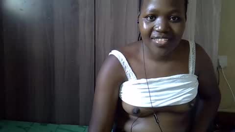 Snapshot of gina_sassy chatting on October 19, 2:18 pm Adiliah online show from October 19, 2:18 pm