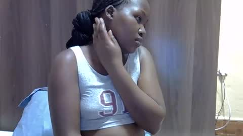 Snapshot of gina_sassy chatting on October 25, 8:03 pm Adiliah online show from October 25, 8:03 pm