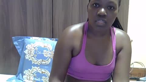 Snapshot of gina_sassy chatting on October 28, 3:04 pm Adiliah online show from October 28, 3:04 pm