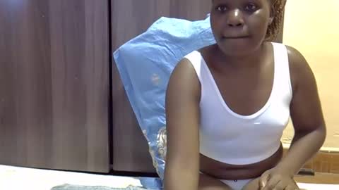 Snapshot of gina_sassy chatting on November 16, 1:28 pm Adiliah online show from November 16, 1:28 pm