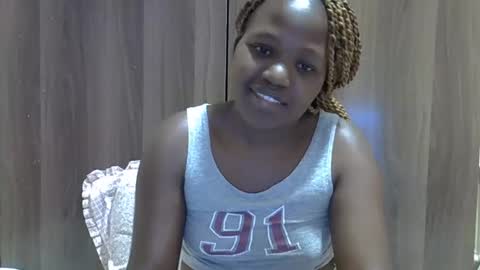 Snapshot of gina_sassy chatting on December 19, 11:23 pm Adiliah online show from December 19, 11:23 pm