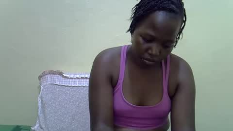 Snapshot of gina_sassy chatting on February 13, 9:27 am Adiliah online show from February 13, 9:27 am
