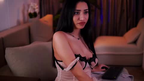 Snapshot of ginavalentinna chatting on March 12, 10:39 pm Gina online show from March 12, 10:39 pm