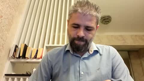 Snapshot of gindrie chatting on November 9, 7:17 am Gabriel online show from November 9, 7:17 am