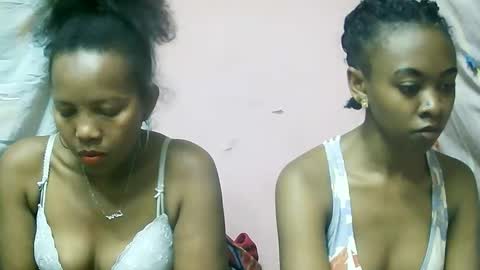 Snapshot of ginette9794 chatting on October 19, 8:09 pm Ginette9794 online show from October 19, 8:09 pm