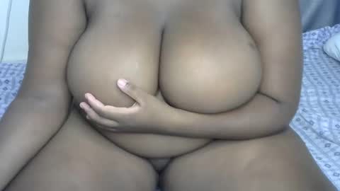 Snapshot of ginger_babes1 chatting on October 23, 8:24 am ginger_babes1 online show from October 23, 8:24 am