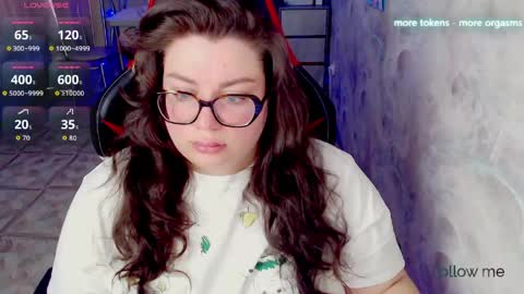 Snapshot of ginger_grayy chatting on May 7, 5:13 am Alexa here online show from May 7, 5:13 am