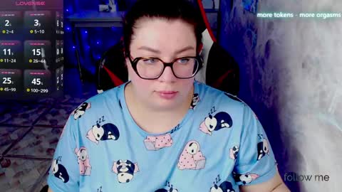Snapshot of ginger_grayy chatting on May 11, 5:13 am Alexa here online show from May 11, 5:13 am