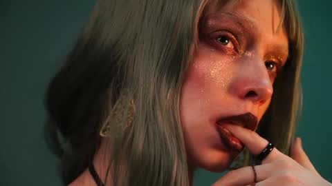        im expecting 350 thumbs up on my altar   online show from April 21, 2:51 am