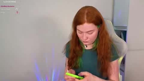 gingercute17 online show from April 14, 5:02 am