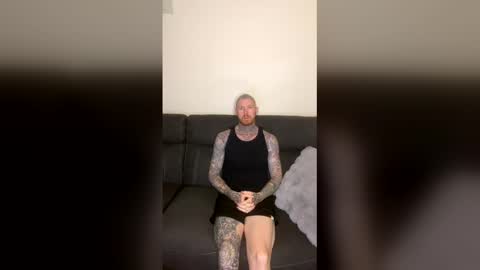 Snapshot of gingerviking1990 chatting on December 15, 1:21 am gingerviking1990 online show from December 15, 1:21 am