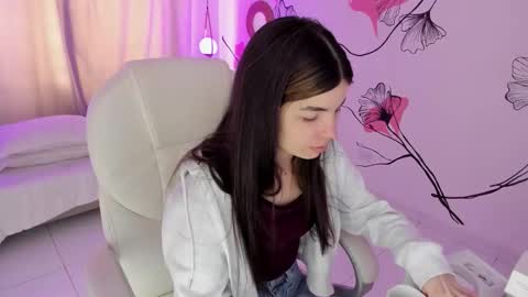 Kendall online show from January 13, 1:16 pm