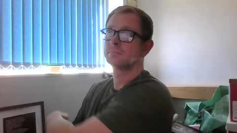 Snapshot of ginwood chatting on July 2, 1:06 pm ginwood online show from July 2, 1:06 pm