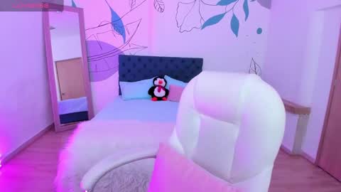 Snapshot of gio_palacios chatting on December 18, 2:06 pm Gio online show from December 18, 2:06 pm