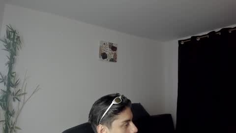 Snapshot of gio_russo chatting on December 2, 2:09 am GioRusso online show from December 2, 2:09 am